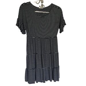 Rae Republic dress medium ruffled stretch soft short‎ sleeve